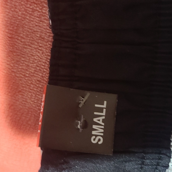 BRAND NEW! - Picture 4 of 6